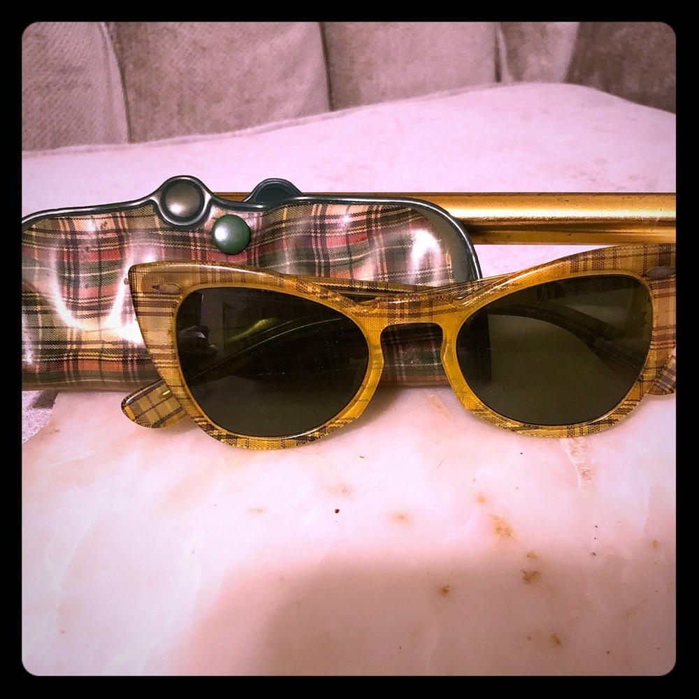 RARE!!! 1950s Ray ban w case!